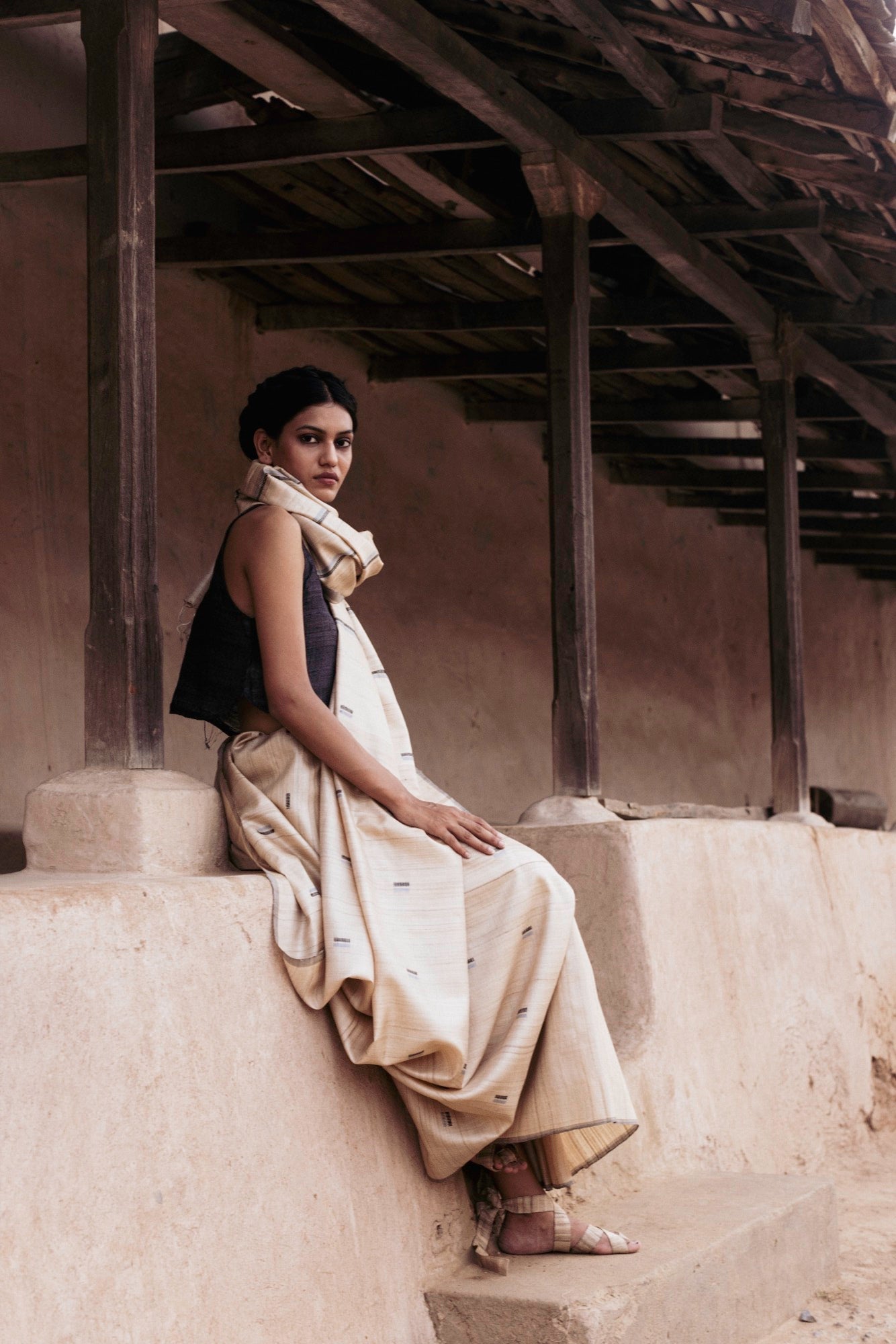 Handwoven natural Undyed Kosa Saree with Grey and Black Weft Pattern
