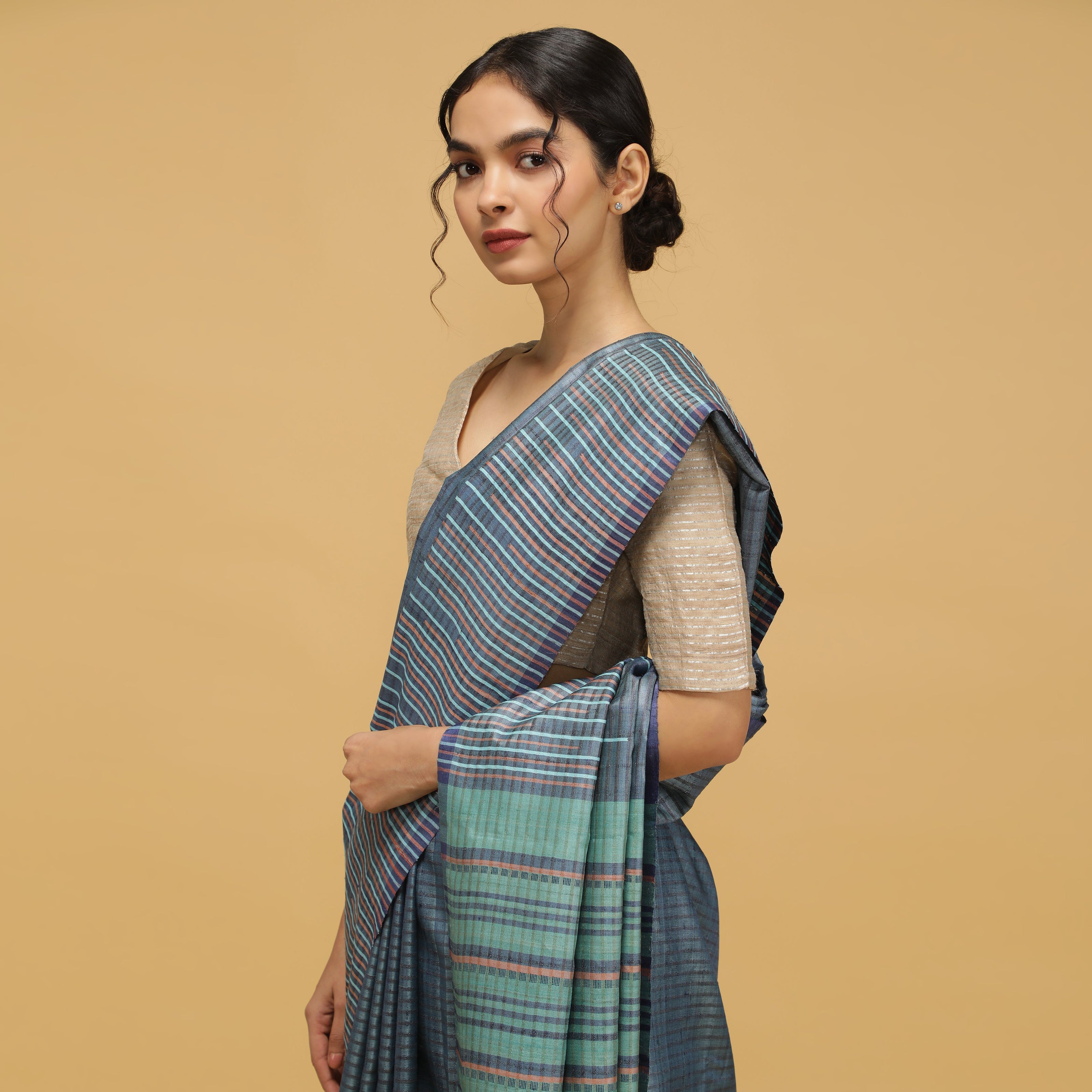 Nivi Saree