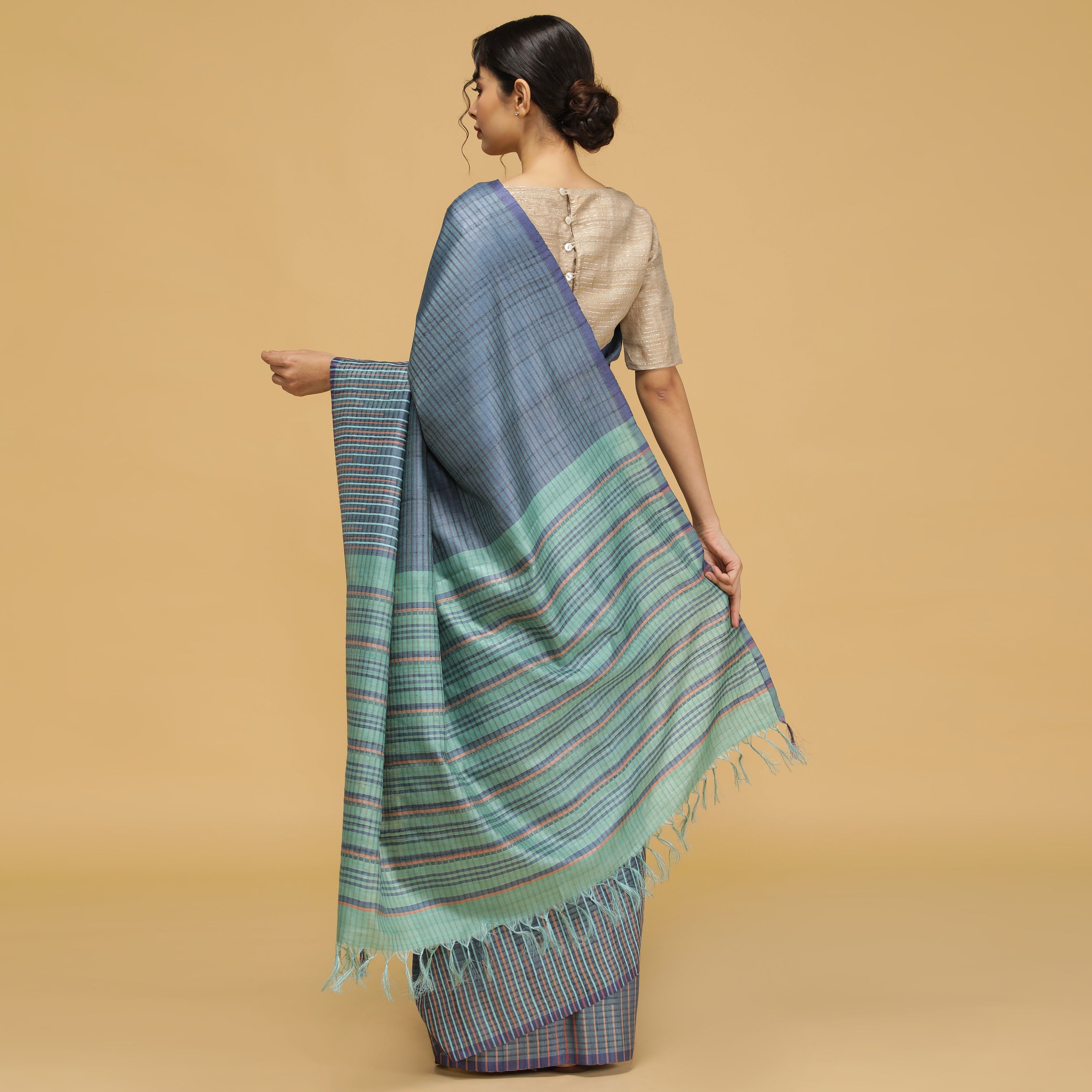 Nivi Saree