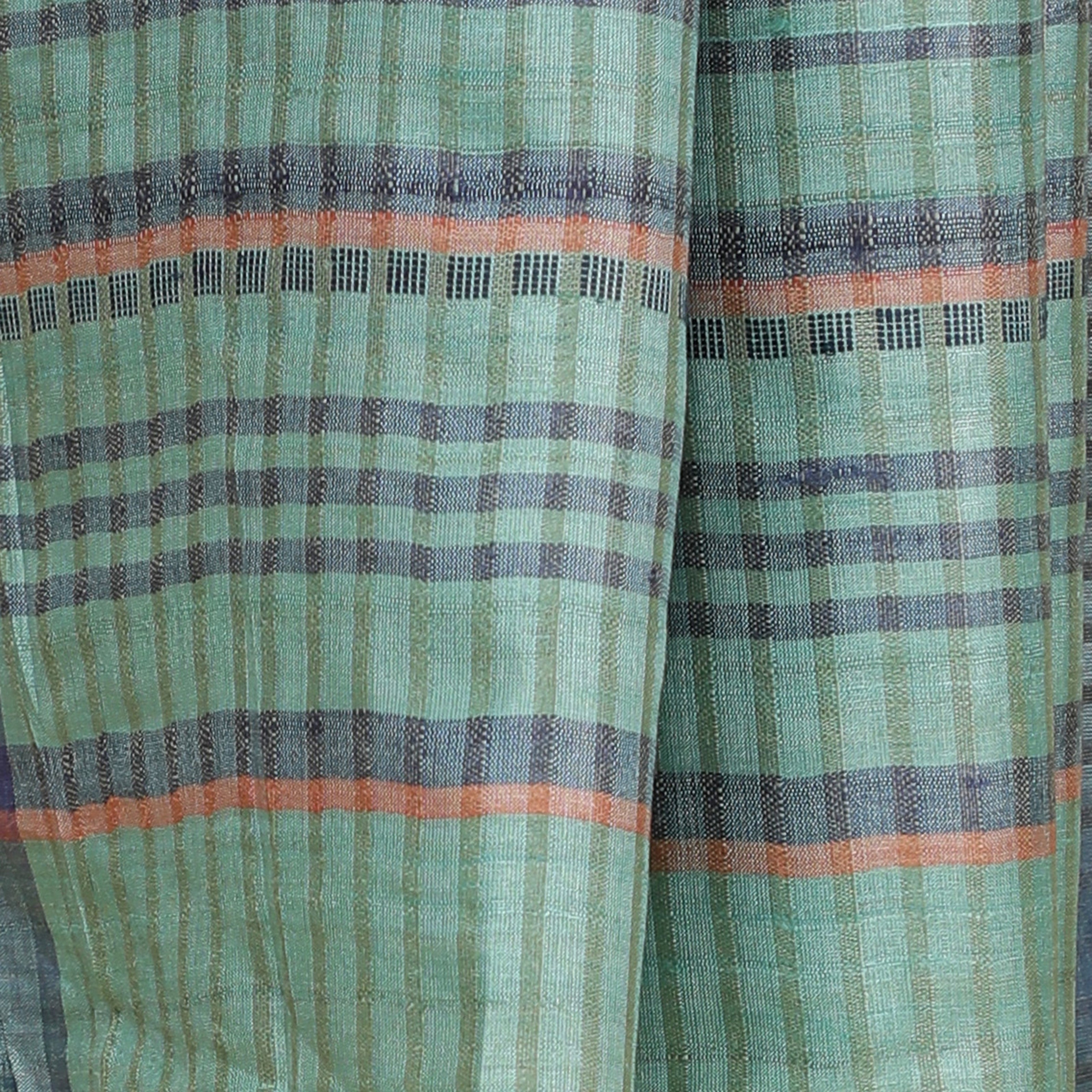 Nivi Saree