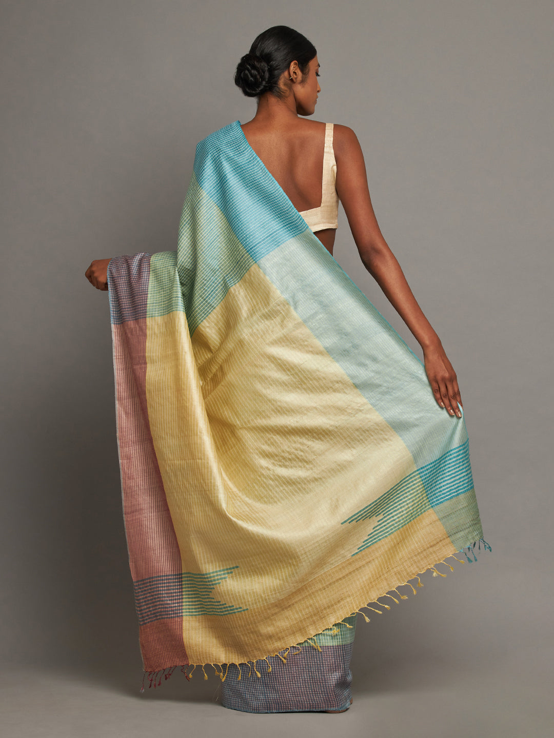 Aasmani Saree