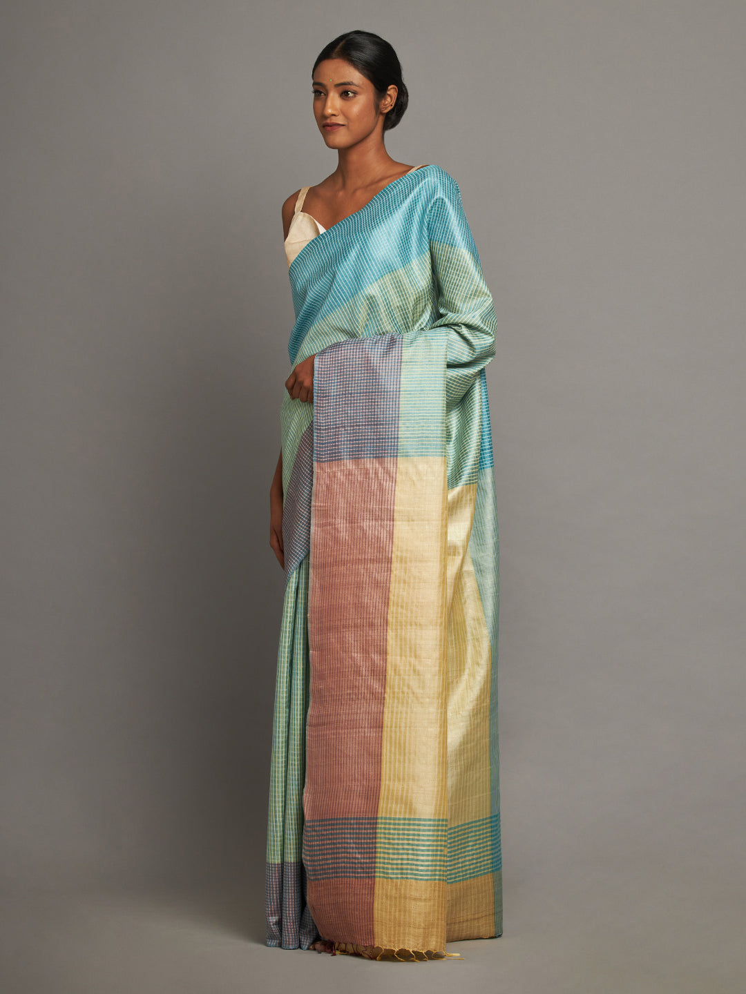 Aasmani Saree