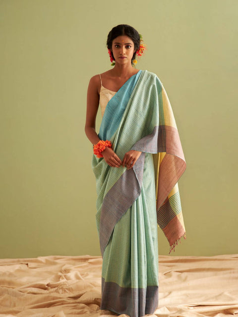 Aasmani Saree