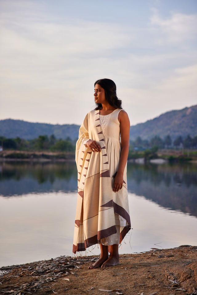 Handwoven Kosa Silk Dupatta with Brown Temple Motifs