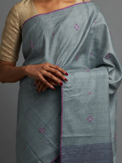 Naad Saree