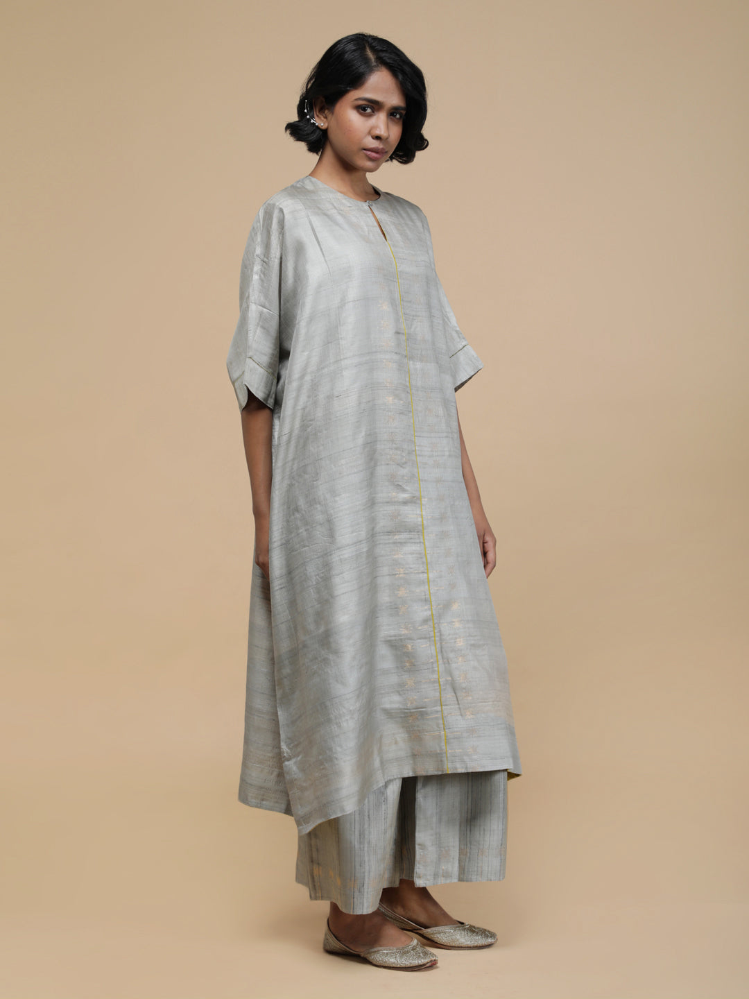 Divyara Kurta