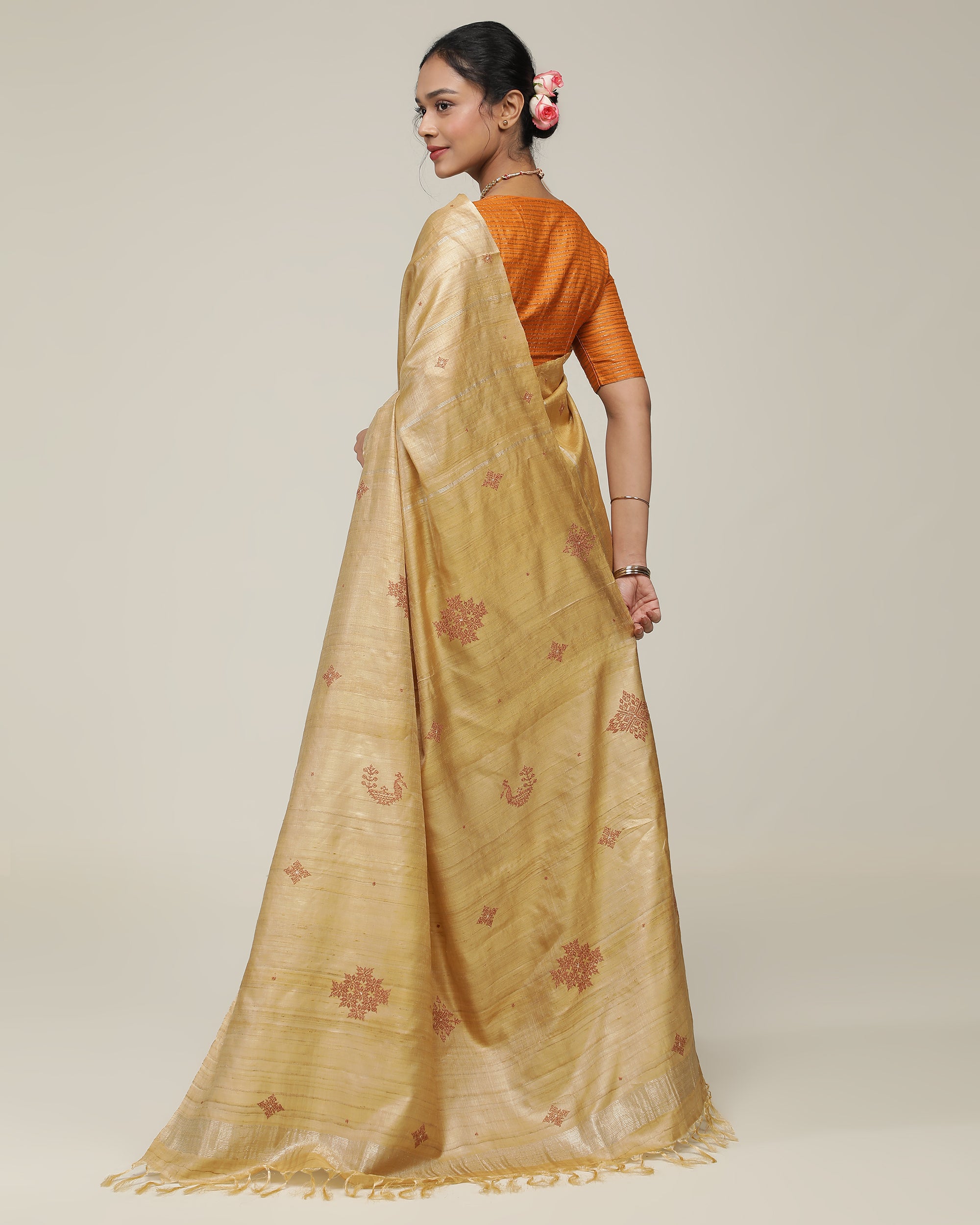Navilu Saree