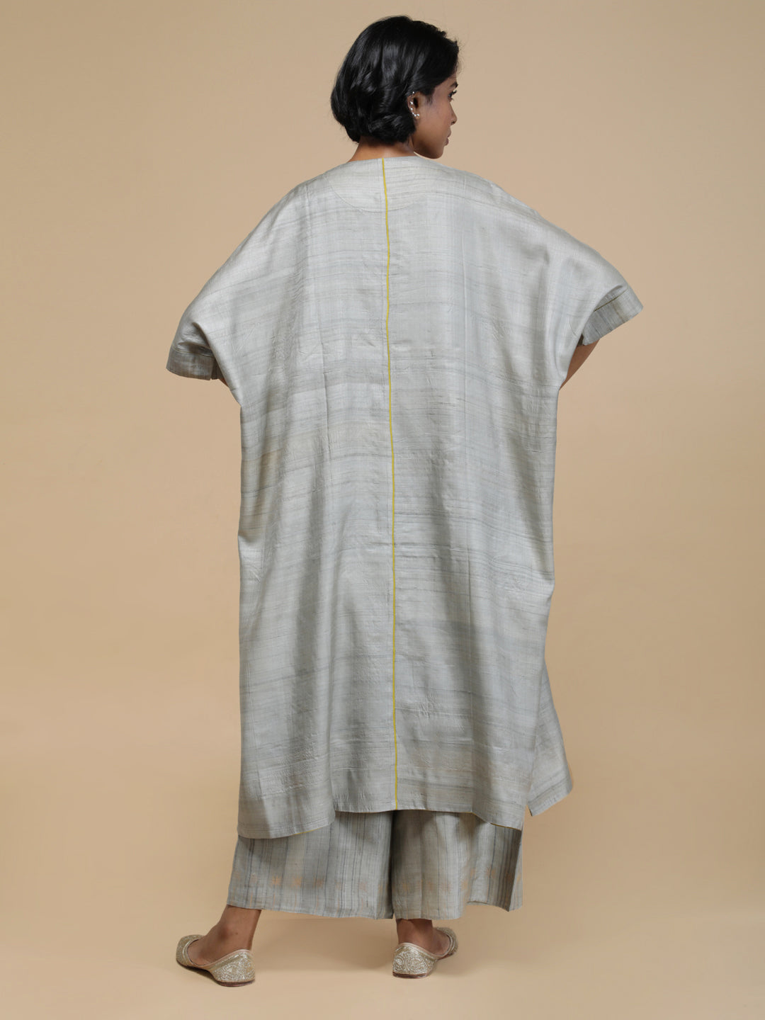 Divyara Kurta