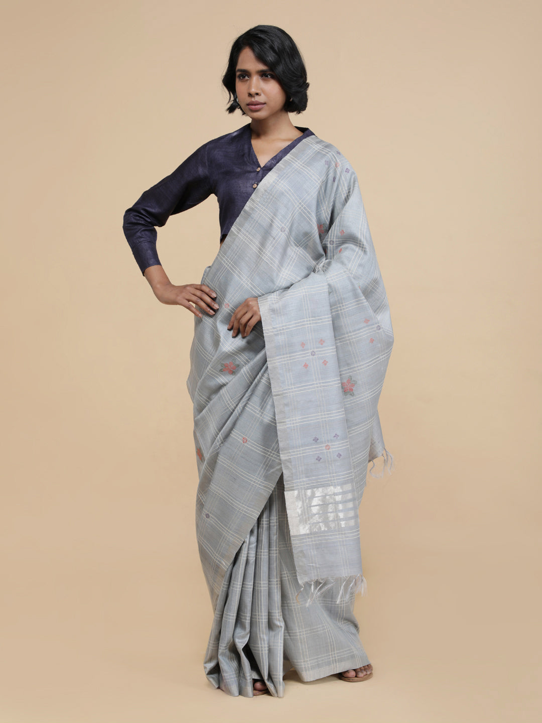 Nilaathara Saree