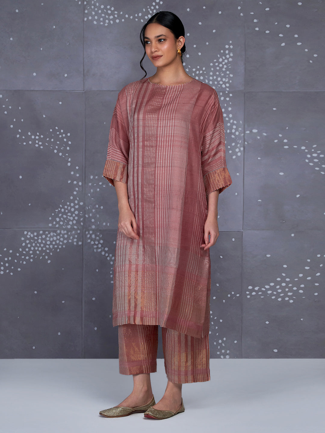 Sauravi Kurta