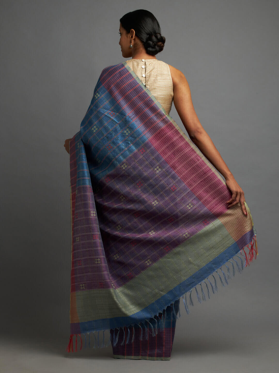 Aakaar Saree