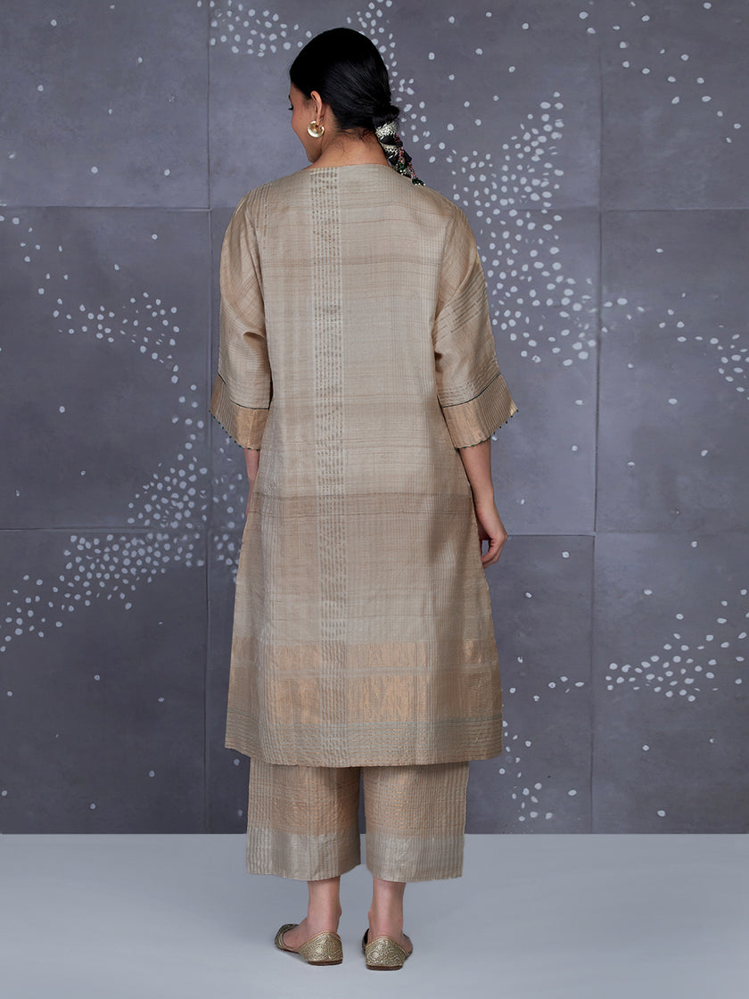 Amaya Kurta