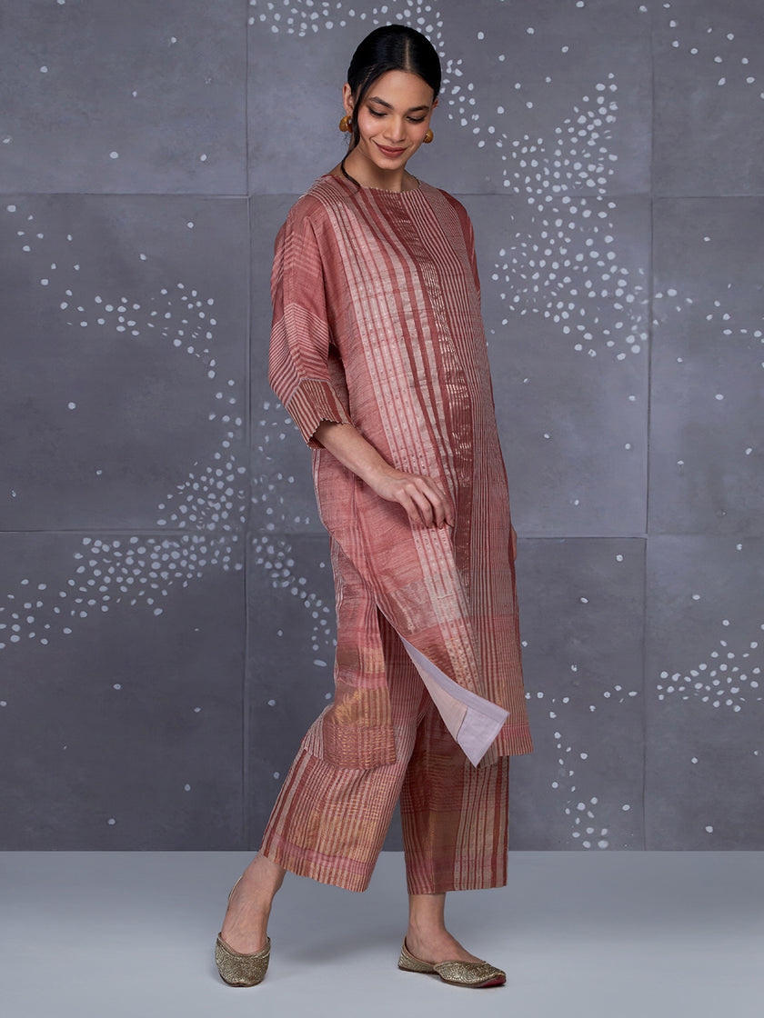 Sauravi Kurta