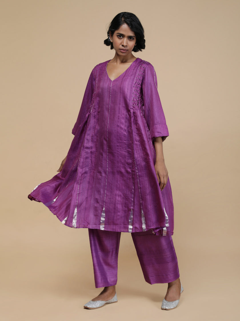 Yamini kurta