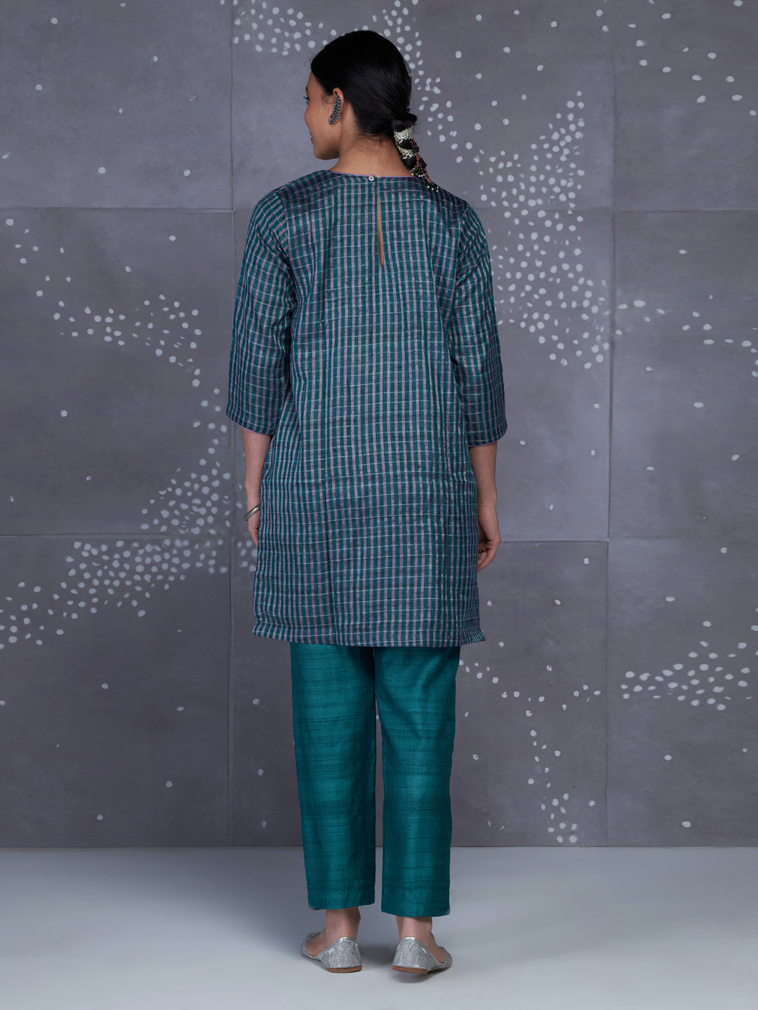 Meghrekha Kurta