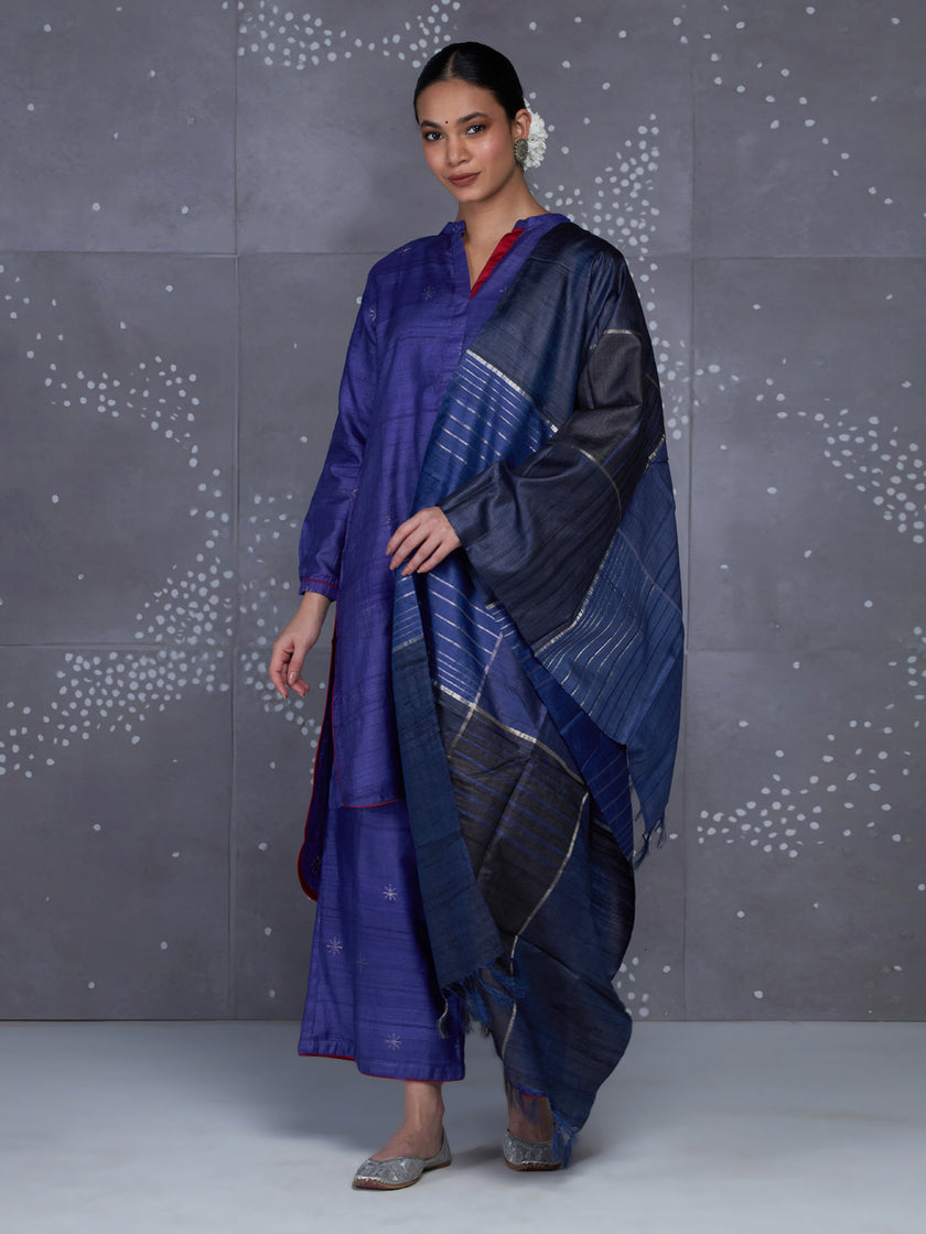 Trayi Kurta